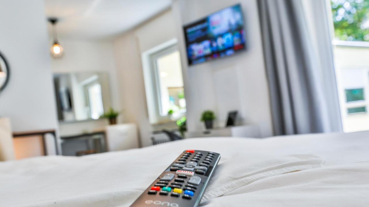 Studio Hirsch56 - Zentral-Ruhig-Terrasse-Netflix คาร์ลสรูเฮอ ภายนอก รูปภาพ