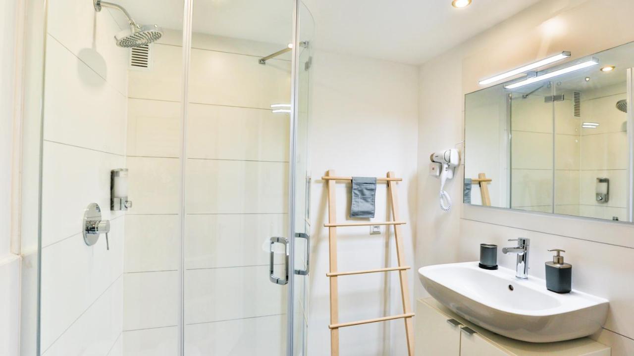Studio Hirsch56 - Zentral-Ruhig-Terrasse-Netflix คาร์ลสรูเฮอ ภายนอก รูปภาพ