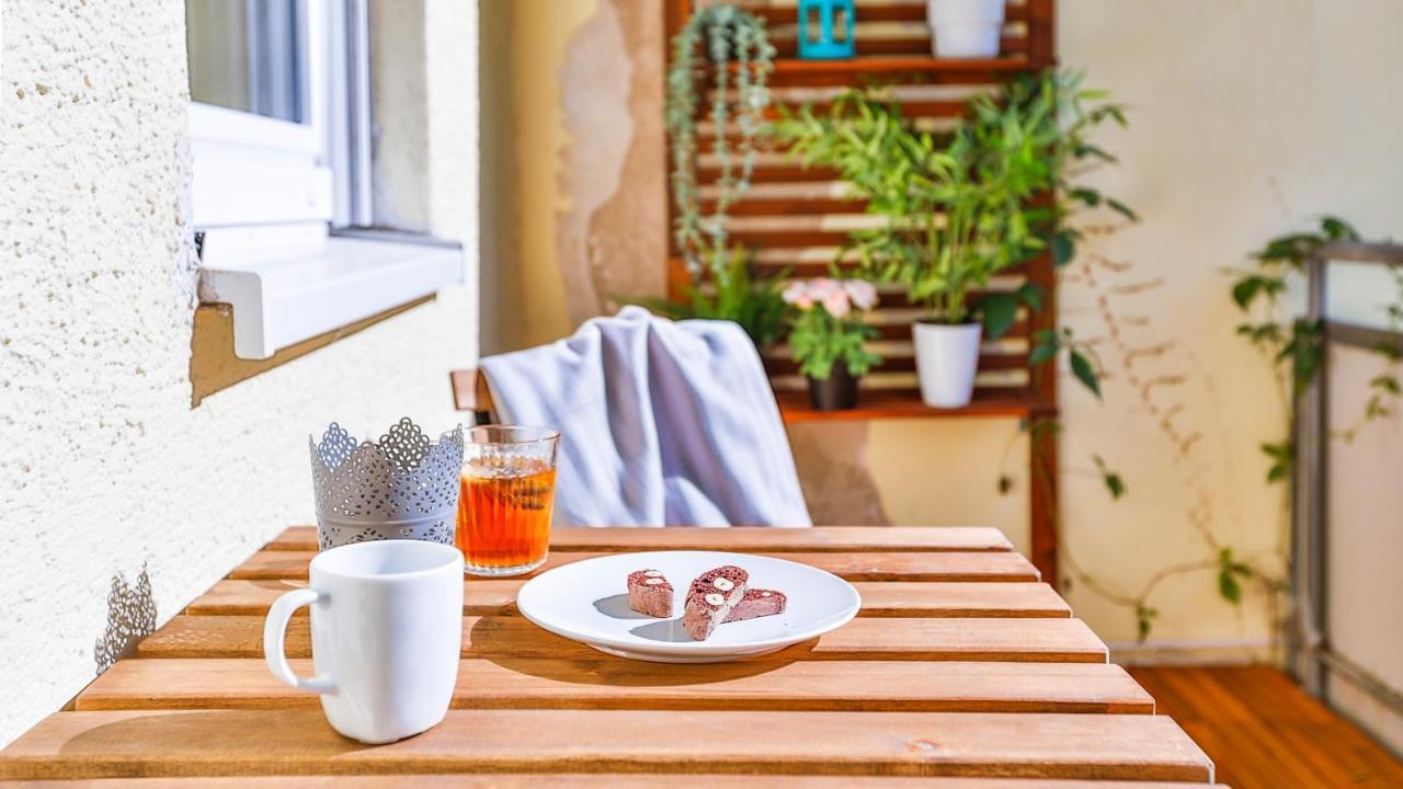 Studio Hirsch56 - Zentral-Ruhig-Terrasse-Netflix คาร์ลสรูเฮอ ภายนอก รูปภาพ