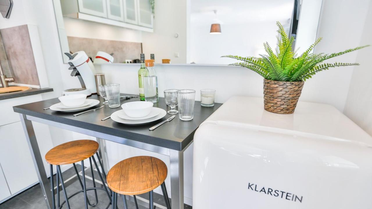 Studio Hirsch56 - Zentral-Ruhig-Terrasse-Netflix คาร์ลสรูเฮอ ภายนอก รูปภาพ